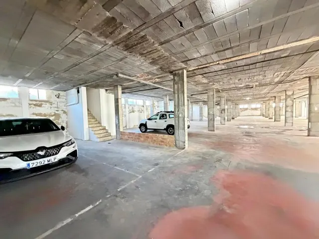 Local comercial 2800m² en venta - Estacion de autobuses — 21