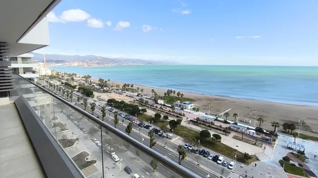 ¡Exclusivo Piso de Lujo en las Málaga Towers! — 14