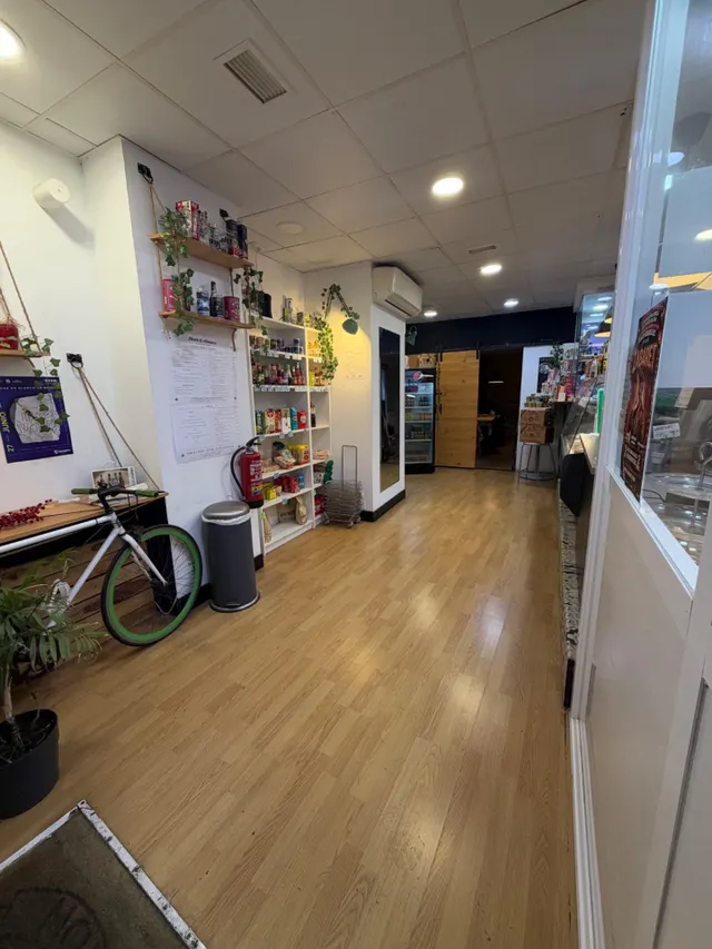 Local comercial 183m² en alquiler - Centro — 15