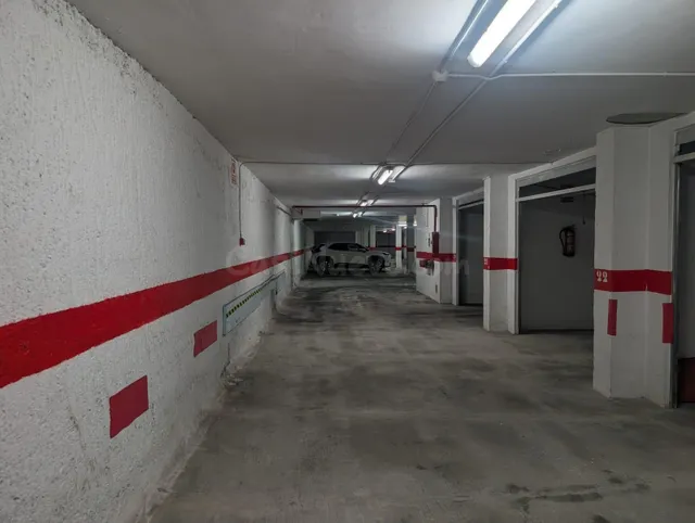 Amplio Parking en Venta en Alzira - foto 4