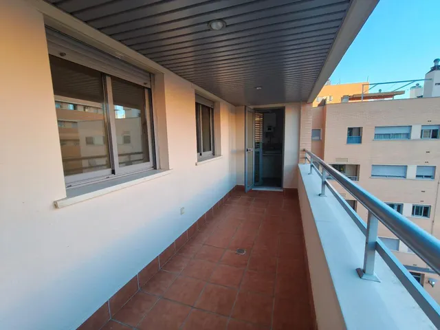 Piso de 121 m2 con dos grandes terrazas, piscina, garaje y trastero en avenida de la ilustración — 19