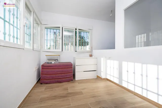 ¡Tu hogar soñado te espera en esta espectacular casa reformada! — 27