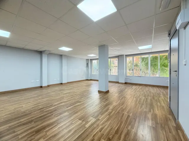 Local en alquiler en Benalúa · 141 m2 · Entreplanta · Luminoso — 2