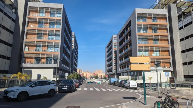 Unico Local en venta en Calle Andarella 2 — 8