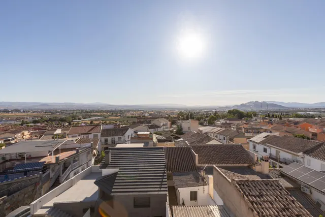Amplio Triplex en Vega de Granada: Tu Nuevo Hogar Espera por Ti — 39