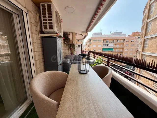 Exclusivo apartamento en primera línea de mar – Playa del Cura, Torrevieja — 10