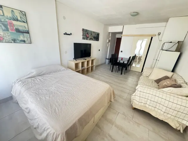 Oportunidad de inversión: estudio reformado, alquilado actualmente con renta garantizada y con licencia turística en Torremolinos — 8