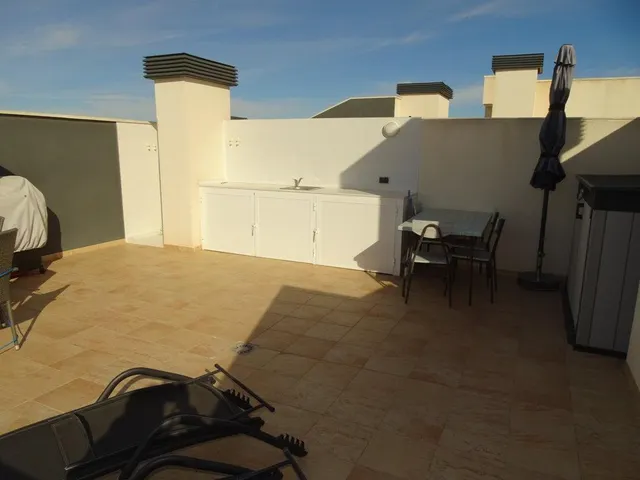 LUJOSO ÁTICO CON ESPECTACULAR TERRAZA Y SOLARIUM — 37