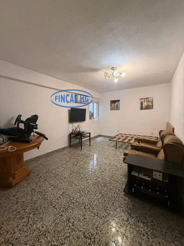 Amplio y luminoso piso reformado ubicado en el barrio de Carolinas junto a la Plaza Castellón — 32