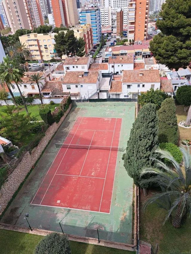 Amplio piso con 3 dormitorios en zona Rincon de Loix. — 9