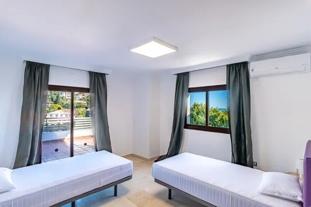 Villa Reformada con Vistas Panorámicas en la Sierrezuela — 23