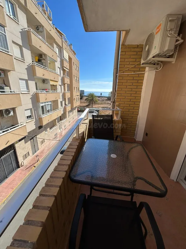 Espectacular piso de 97 m2 con terraza y vistas al mar - foto 2