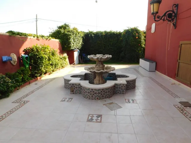 Venta - villa de lujo - Torrevieja - 6 dormitorios - 5 baños - 328 m2 - parcela 1066 m2 - piscina - garaje — 48