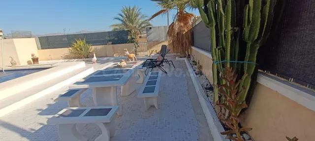 Chalet con parcela y piscina privada — 4