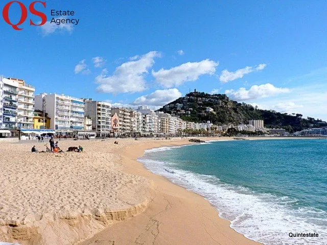 Garaje cerrado en la zona de Los Pinos, Blanes — 13
