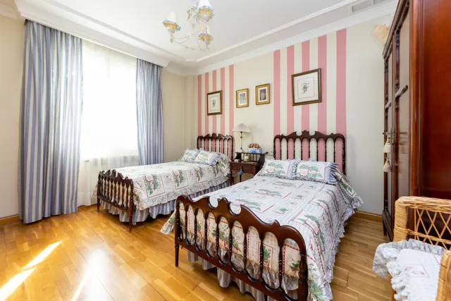 CHALET ADOSADO EN ZONA LA CALETA — 32