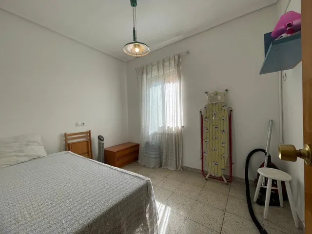 SE VENDE PISO ZONA ALTA — 24