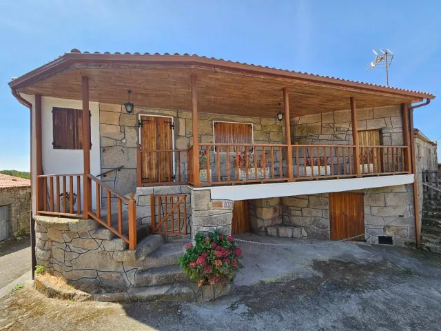 OPORTUNIDAD!!! SE VENDE CASA REGISTRADA EN NOGUEIRA DE RAMUI