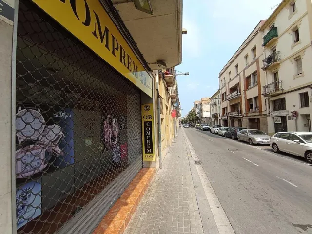 LOCAL COMERCIAL EN VENDA A IGUALADA - RAMBLA SANT FERRAN — 3