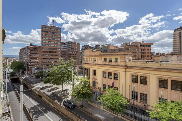 Piso señorial de 182 m2 en Avenida Madrid: amplitud, luz y p - foto 2