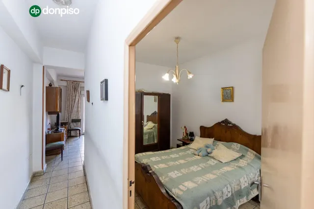 Piso para reformar junto a Plaza Einstein – 3 dormitorios y vistas despejadas — 9