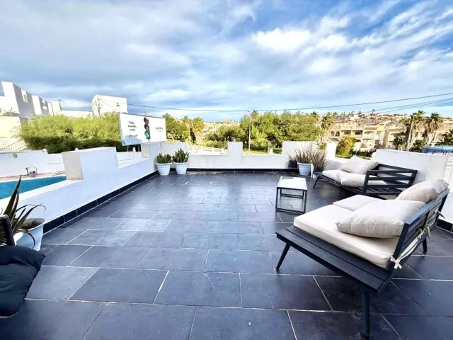 VILLA DE 6 DORMITORIOS Y 2 BAÑOS EN ORIHUELA COSTA (VILLAMARTIN) — 7