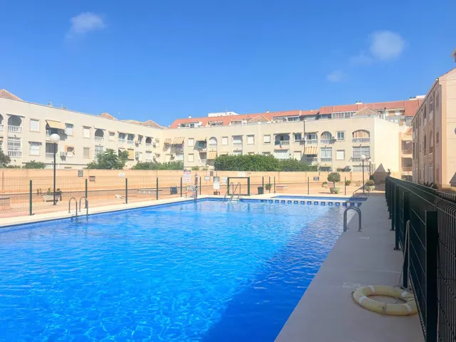 ALQUILO ESTUPENDO APARTAMENTO PLANTA BAJA, IDEAL PROFESORES, - foto 2