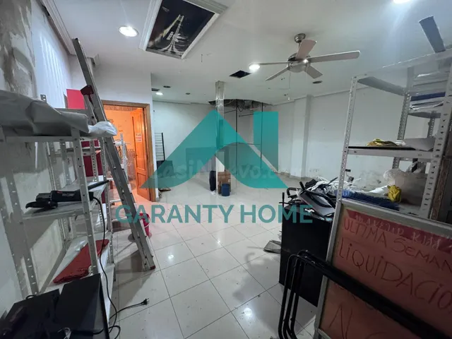 🏢 SE ALQUILA LOCAL COMERCIAL EN ZONA CENTRO – AMPLIO Y LUMIN - foto 4