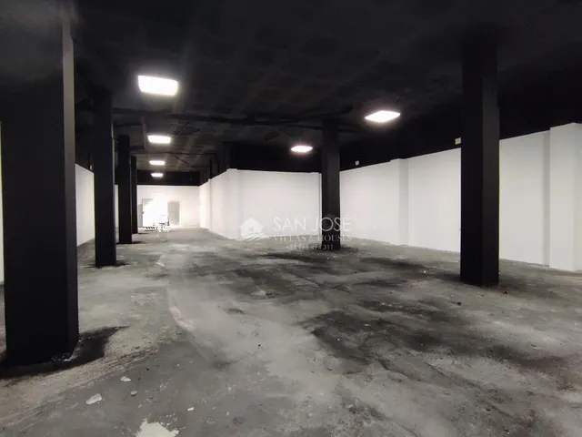 SE VENDE O ALQUILA CON OPCIÓN COMPRA LOCAL COMERCIAL DIÁFANO - foto 2