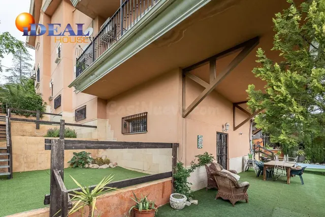 Espectacular Casa de Lujo en Urbanización Los Cerezos - foto 4