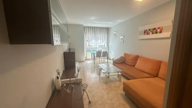 PISO CON GRAN TERRAZA - CASTELLDEFELS - CENTRO — 35