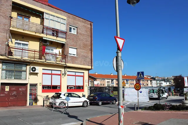 Céntrico Local Comercial en Guadarrama, con posibilidad de c - foto 3