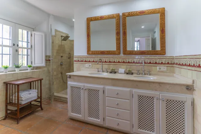 Bonita casa de campo con piscina, jardines y barbacoa — 27
