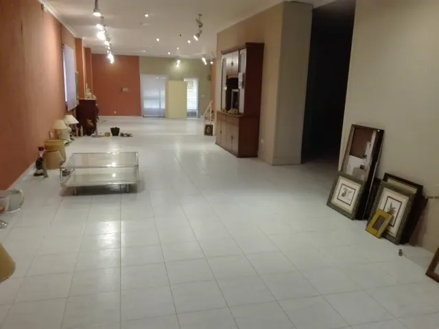 Local Comercial — 8