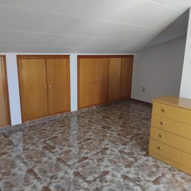 Chalet adosado 210 mt y Jardin 50 mt sol todo el día — 46