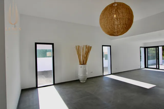 Villa en una sola planta con privacidad y bonitas vistas — 17