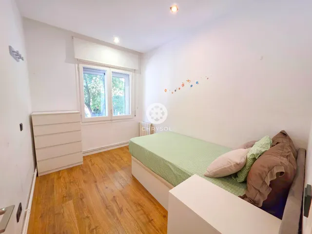 Fantástica vivienda reformada situada en calle Córcega con Nápoles. — 8