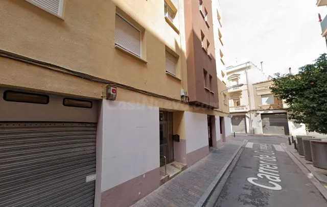 Se vende piso OKUPA en Reus (Tarragona) - foto 2
