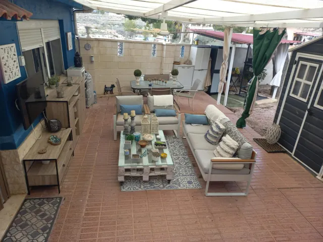Casa de campo con gran almacén — 6