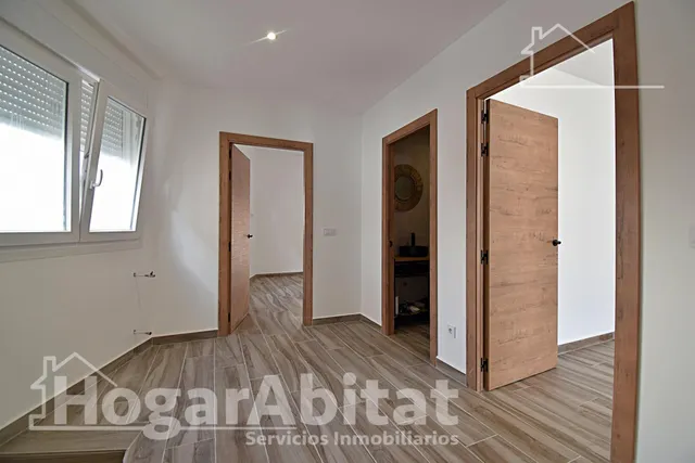 Casa reformada con terraza y garaje en el centro — 37