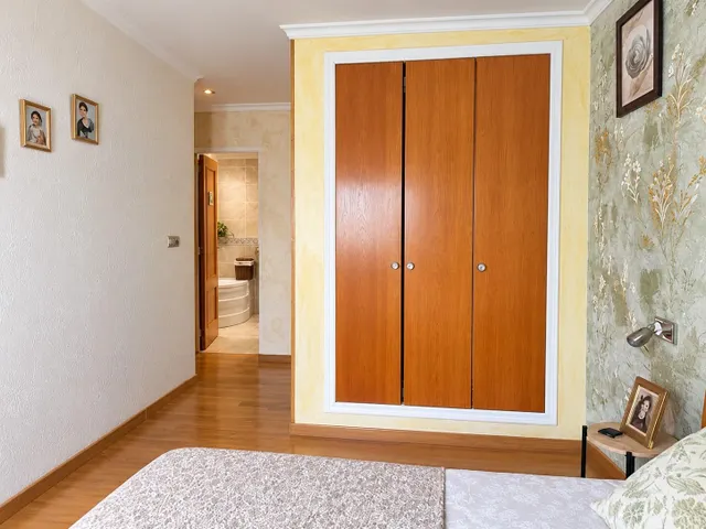 Piso luminoso de 4 habitaciones con balcón y ascensor en Aldaia — 7