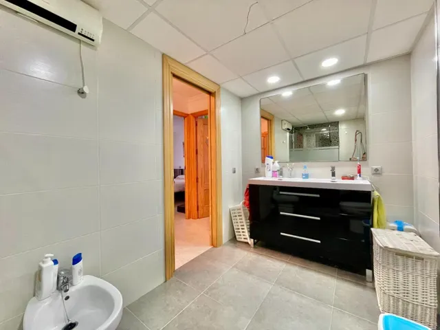 Piso exterior de 3 dormitorios en Miralbaida – Listo para entrar a vivir — 26