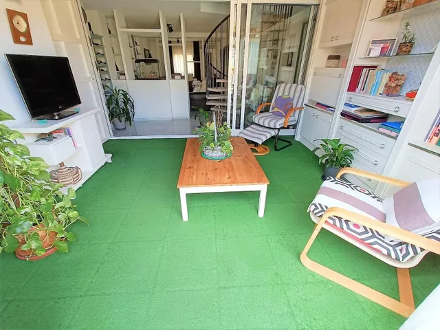 SE VENDE ÁTICO TRIPLEX EN ZONA L'AIGÜERA SEVENDGROUP.COM — 48