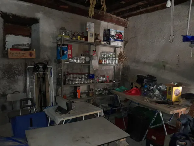 CASA CON PATIO PARA REFORMAR EN CACABELOS — 20