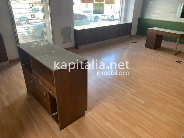 Local comercial chaflán a la venta zona Sant Rafael de Ontinyent. — 4