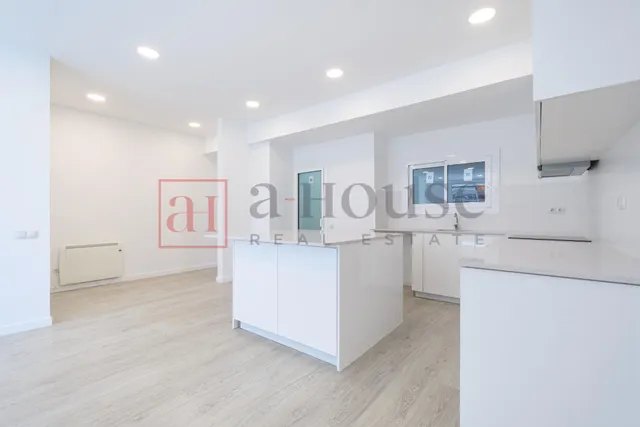 PISO RECIÉN REFORMADO CON GRAN BALCÓN EN L' EIXAMPLE — 7