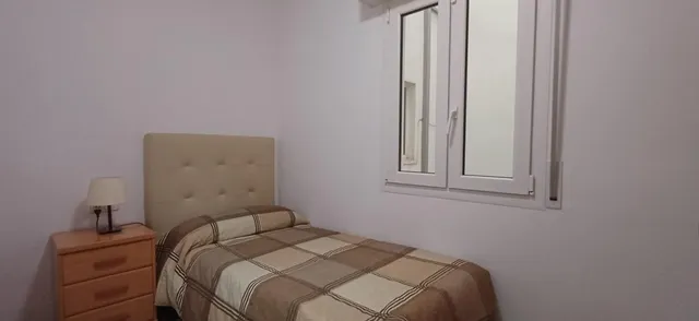 4 habitaciones, tranquilidad y parking propio,  a 5 minutos andando de la estación de Girona — 15