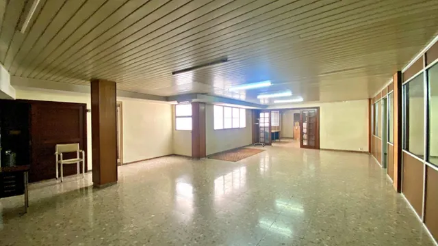 Local comercial zona centro Alicante - entreplanta+planta baja+sotano — 23