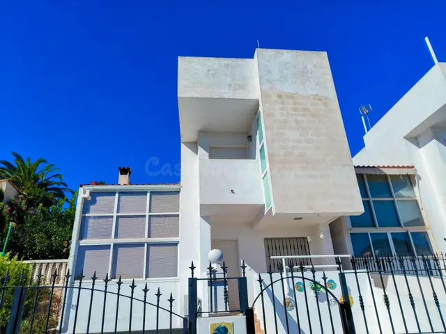 Gran chalet independiente de 5 dorm. en zona Av. Coloma La N - foto 3
