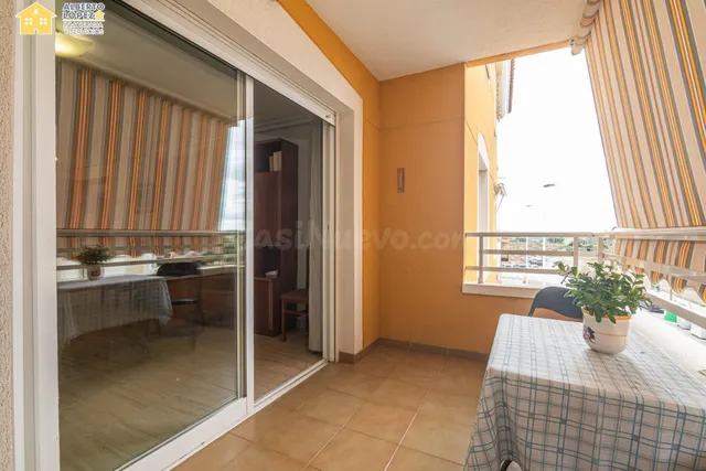 Piso soleado esquina con terraza y piscina comunitaria en El Altet — 3